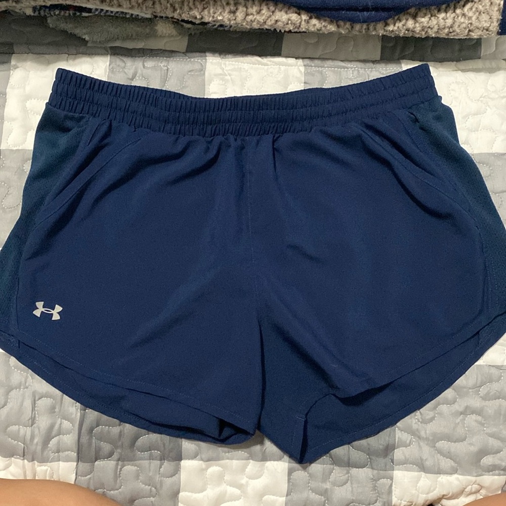 UA running shorts w/pockets navy Medium